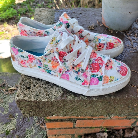 Beautiful floral Spring pair of Blowfish Malibu vegan sneaks, sz 8 in EUC - Picture 3 of 12